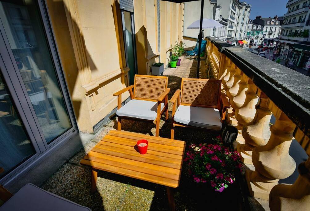 Grand Appartement De Haut Standing En Centre-Ville Montluçon المظهر الخارجي الصورة